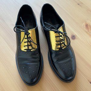 NWOT Minelli leather brogues with gold